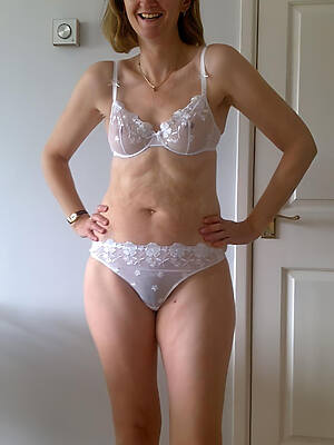 mature lingerie mom pics