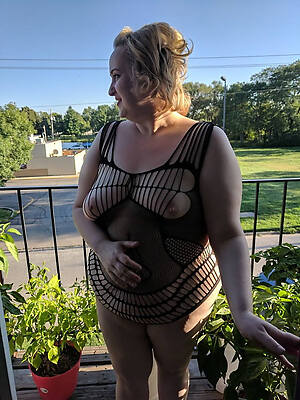 mature thick legs with stockings