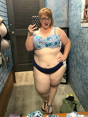 mature thick beautiful curvy woman took self shot
