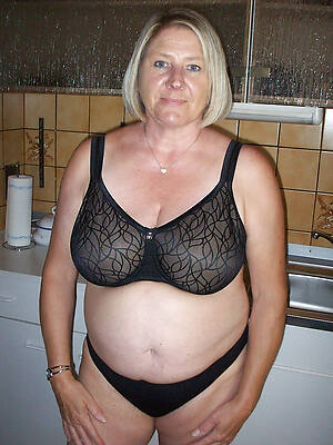 pictures of thick mature women naked