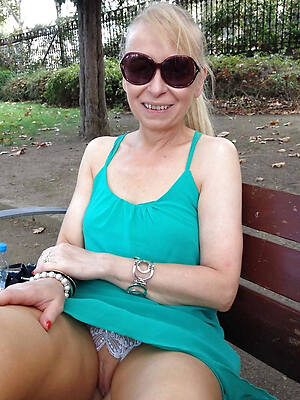mature sitting upskirt panties