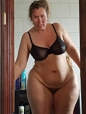 beautiful curvy busty mature porn pic