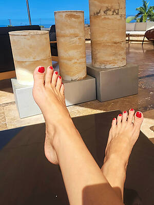 amazing mature feet on table