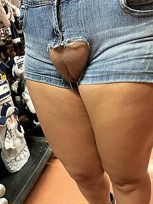 jeans cameltoe mature outdoor