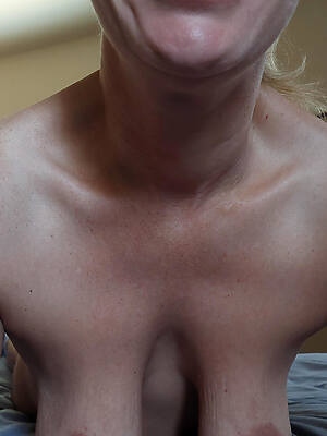 mature women saggy boobs selfshot