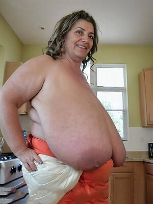 fantastic mature milf with big saggy tits nude stripping