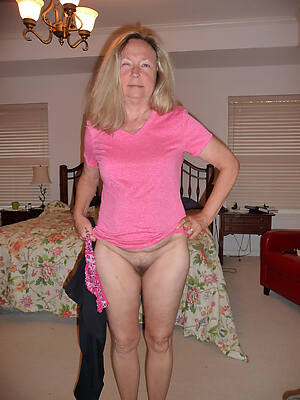 amateur petite mature blonde pics