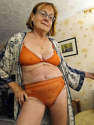 real granny in lingerie homemade foto