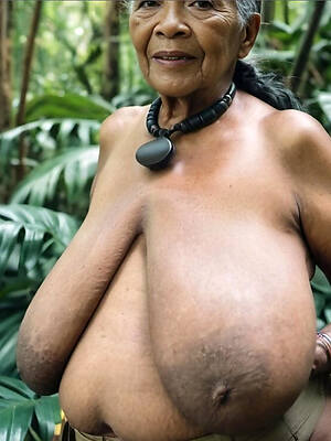 super sexy granny ebony woman saggy tits
