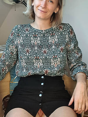 elegant mature woman upskirt