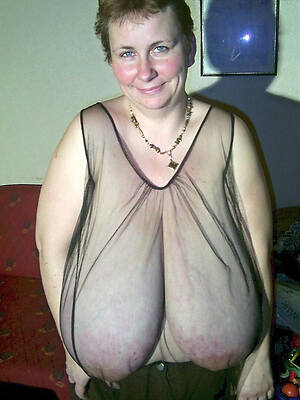mature with large long saggy tits free porn pics