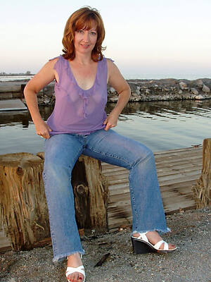 sexy mature women in tight jeans stripping